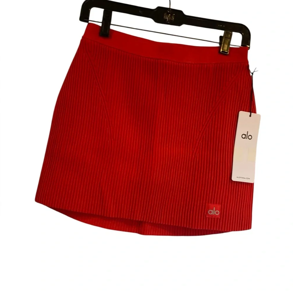 NWT Alo Yoga denim knit high waist skirt BRIGHT RED Size M
